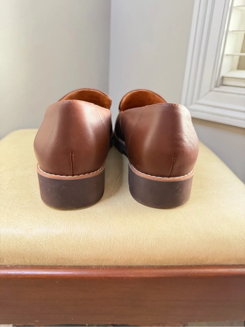 Vionic Kensley Brown Leather Loafers Size 10 Orthopedic Comfort Lug Sole Shoes